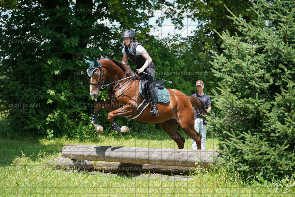 20240622-FAH07075 | Turnierfotografen Bayern, Reitsportbilder aus dem Geländekurs mit Felix Etzel auf dem Gut Waitzacker 2024