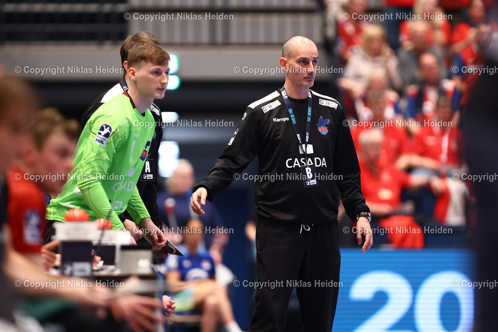 NH_HandballSportVereinHamburg_1VfLPotsdam_HandballBundesliga_03042025 | Emir Kurtagic (Trainer, 1. VfL Potsdam)Handball I Herren I Bundesliga (Daikin HBL) I Saison 2024-2025 I 25. Spieltag I HSV Hamburg - 1. VfL Potsdam I 03.04.2025 I Sporthalle Hamburg