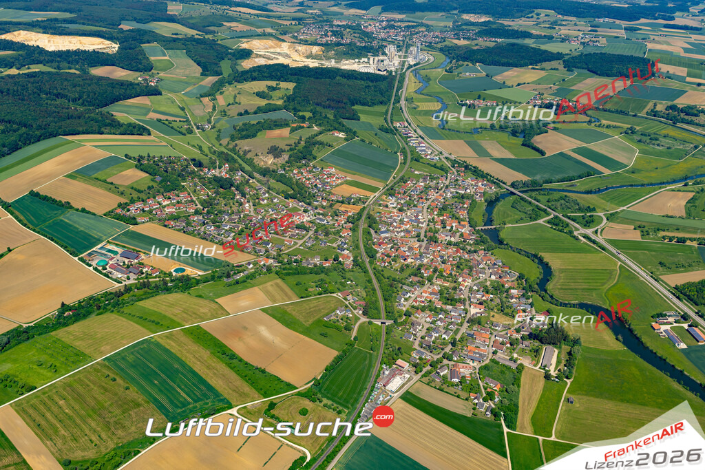 Die Luftaufnahme Ebermergen - Harburg wurde 2022 vom Flugzeug aus (keine Drohne) erstellt. Hohe Auflösung -für große Poster und Wandbilder geeignet - Garantiert!