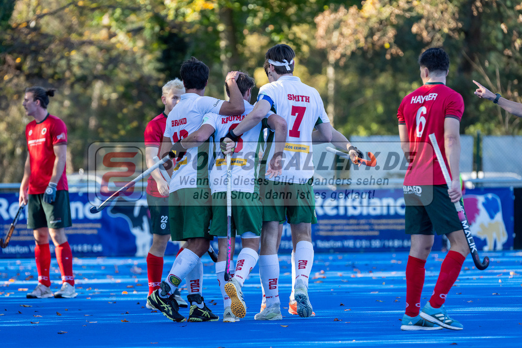 HK_20241103_108498 | 1. Bundesliga Herren Crefelder HTC - Hamburger Polo Club am 3.11.2024 CHTC Krefeld, Krefeld , Timothy Brand ( Hamburger Polo Club #10 ) , Paul Kaufmann ( Hamburger Polo Club #8 ) , Paul Smith ( Hamburger Polo Club #7 )