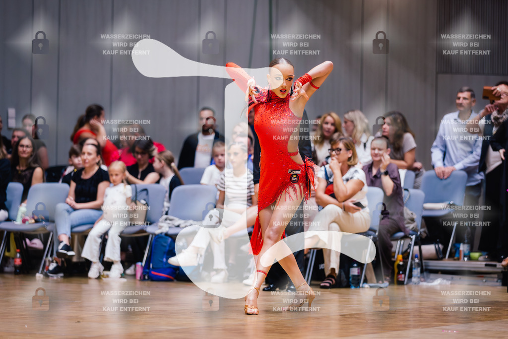 GOC 2025 - WDSF Solo Junior II Latin Female - 2025-08-21-8709 | Webshop for digital downloads and prints of dance sport, event & show photographer Julian Link - Realisiert mit Pictrs.com