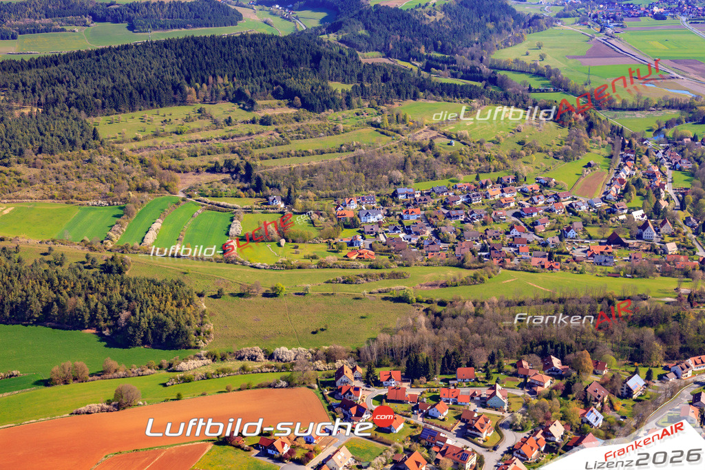 Die Luftaufnahme der Stadt Marktrodach wurde 2017 vom Flugzeug heraus erstellt ( keine Drohne )- hohe Auflösung für beste Qualität