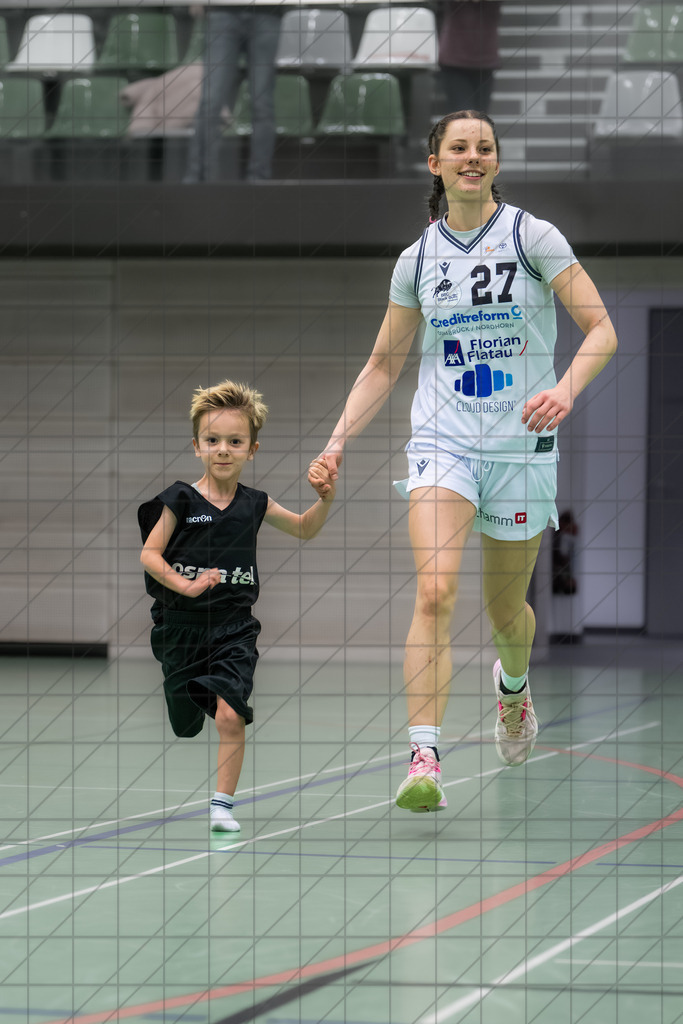 2. DBBL Nord 25/26 | Spieltag 08 | BBC Osnabrück vs. LionPride Braunschweig | 16.11.25: 2. DBBL Nord 25/26 | Spieltag 08 | BBC Osnabrück vs. LionPride Braunschweig / Osnabrück / Deutschland  //   CREDIT:www.bullenfotos.de, Martin König, Hörner Weg 40, D-49078 Osnabrück, +4917663732967 // Nutzung und Weitergabe nur zu den vereinbarten Zwecken. Presseanfragen an Ersteller. Alle Rechte beim Ersteller. Honorierung nach MFM. - Realisiert mit Pictrs.com