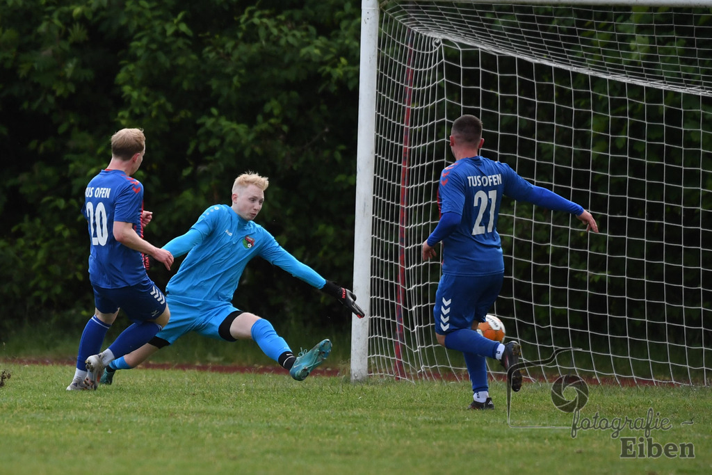 TuS Ofen-SG FriPe | Herren 1. Kreisklasse Süd, Jade-Weser-Hunte; TuS Ofen (blau)-SG FriPe (weiß) am 28.05.2025; in Ofen (), Photo: Philip Eiben 2025 - Realisiert mit Pictrs.com