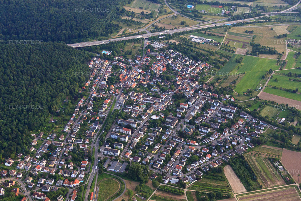 Luftbild: Ortsansicht von Norden im Ortsteil Wolfartsweier in Karlsruhe im Bundesland Baden-Württemberg in Deutschland. Foto: IMG_57875.jpg vom 14.06.2013 durch Werner Riehm/FLY-FOTO.deAuflösung des Originals: 4752 x 3168 px