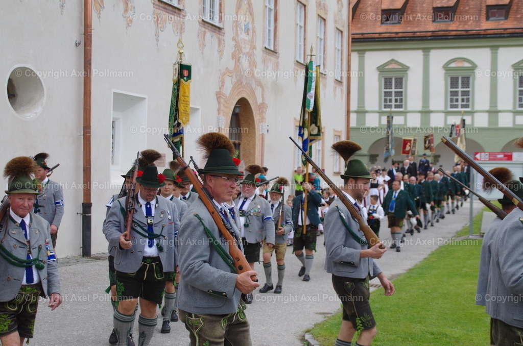 IMGP5520 | fotografiert von Axel PollmannLeonhardi Wallfahrt Benediktbeuern und Murnau, Fronleichnam, Fasching, Landschaft im Loisachtal und Benediktbeuern  - Realisiert mit Pictrs.com