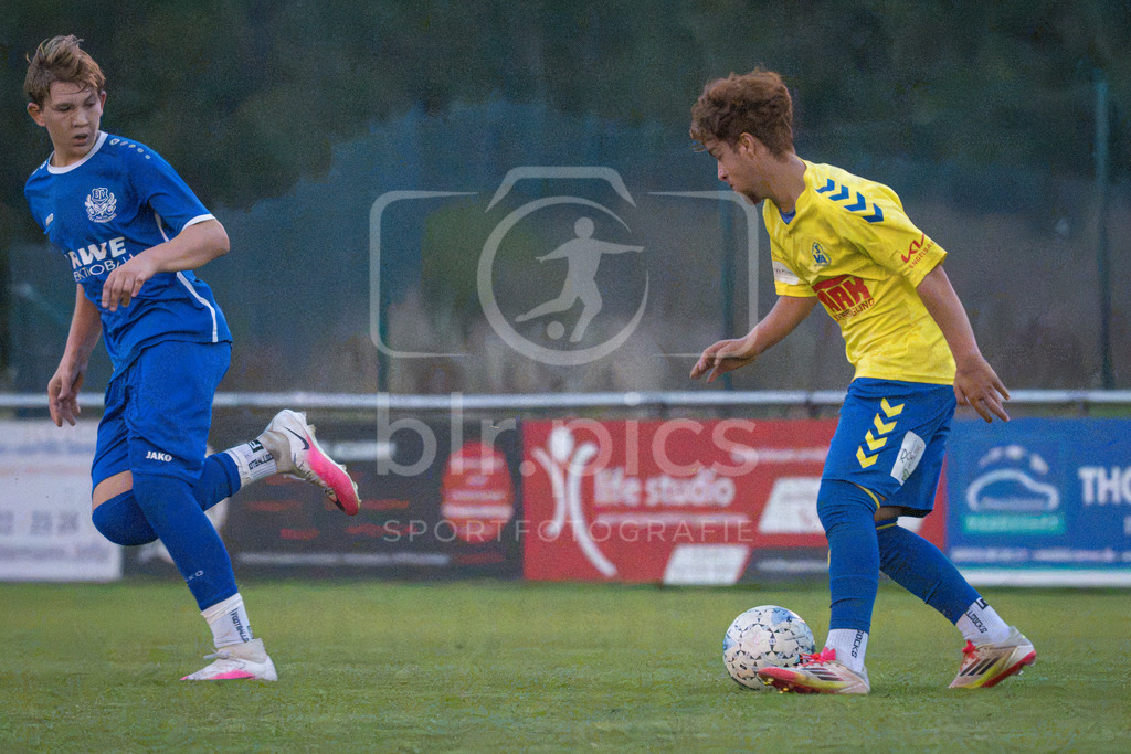 _BLR3978 | Professionelle Fußball- und Sportfotografie. Spielbilder online ansehen und kaufen – Einzelbilder oder komplette Galerien in hoher Qualität.