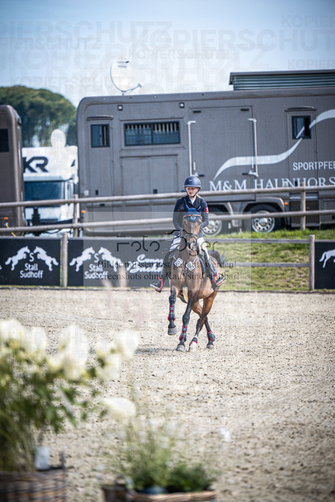 DOS_0679 | Entdecke hochwertige Reitturnierfotos von Foto Oger. Professionell, emotional und authentisch – jetzt Lieblingsmomente im Shop bestellen.Deutschlandweite Turnierfotografie. - Realisiert mit Pictrs.com