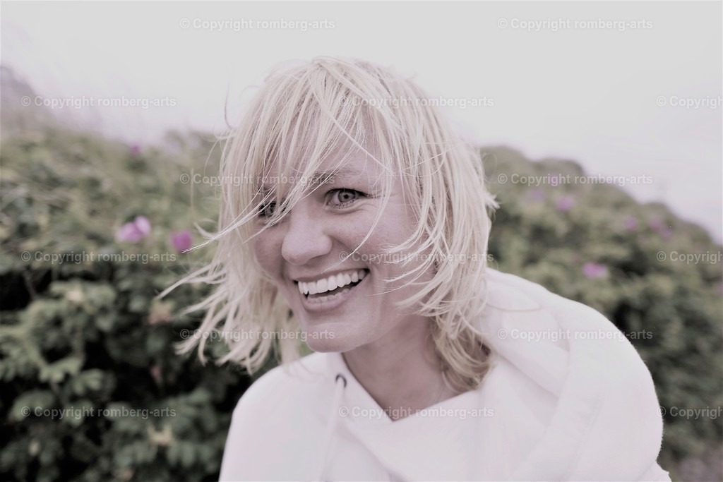 Lebenslust | Lachende Frau, lachendes Mädchen, lebenslustiges Lachen, freches Lachen