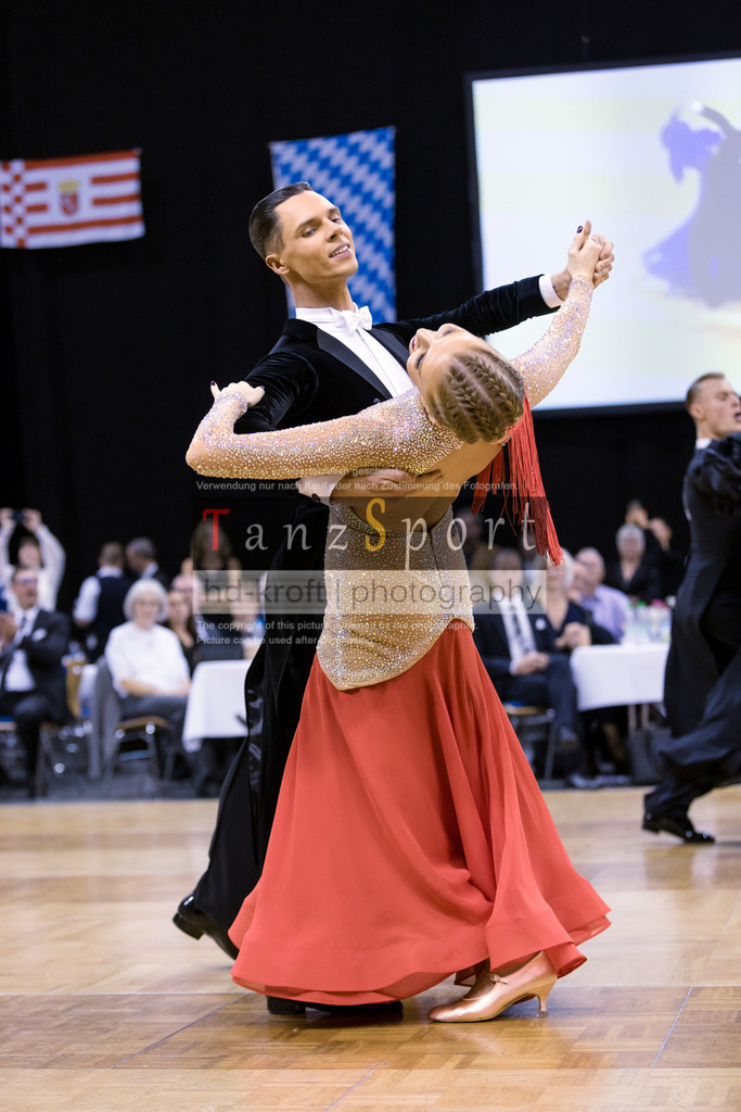 20241102_DM_HGR_Std_16184 | Tanzsportbilder, Standardtanz, Lateintanz, WDSF, DTV, LTVB, dancecomp, goc, hessen tanzt, blaues band der spree, walzer, tango, wiener walzer, slowfox, quickstepp, samba, rumba, cha-cha-cha, paso doble. jive, hd-kroft photography, turniertanzsport