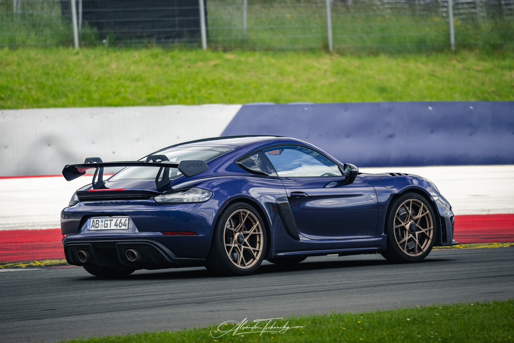 R6PZ2313 _Alexander Tschuncky | Entdecken Sie die faszinierende Welt von Alexander Tschuncky Arts: Kreative Fotografie, atemberaubende Automobilkunst und hochwertiger Bilderdruck. Lassen Sie sich inspirieren! - Realisiert mit Pictrs.com