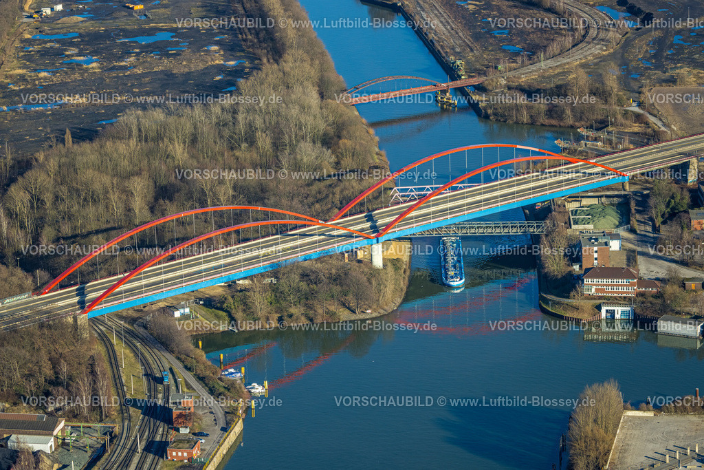 Bottrop240107209 | Luftbild, gesperrte Rhein-Herne-Kanalbrücke mit rotem Geländer, Autobahn A42 Emscherschnellweg, Binnenschifffahrt, Ebel, Bottrop, Ruhrgebiet, Nordrhein-Westfalen, Deutschland