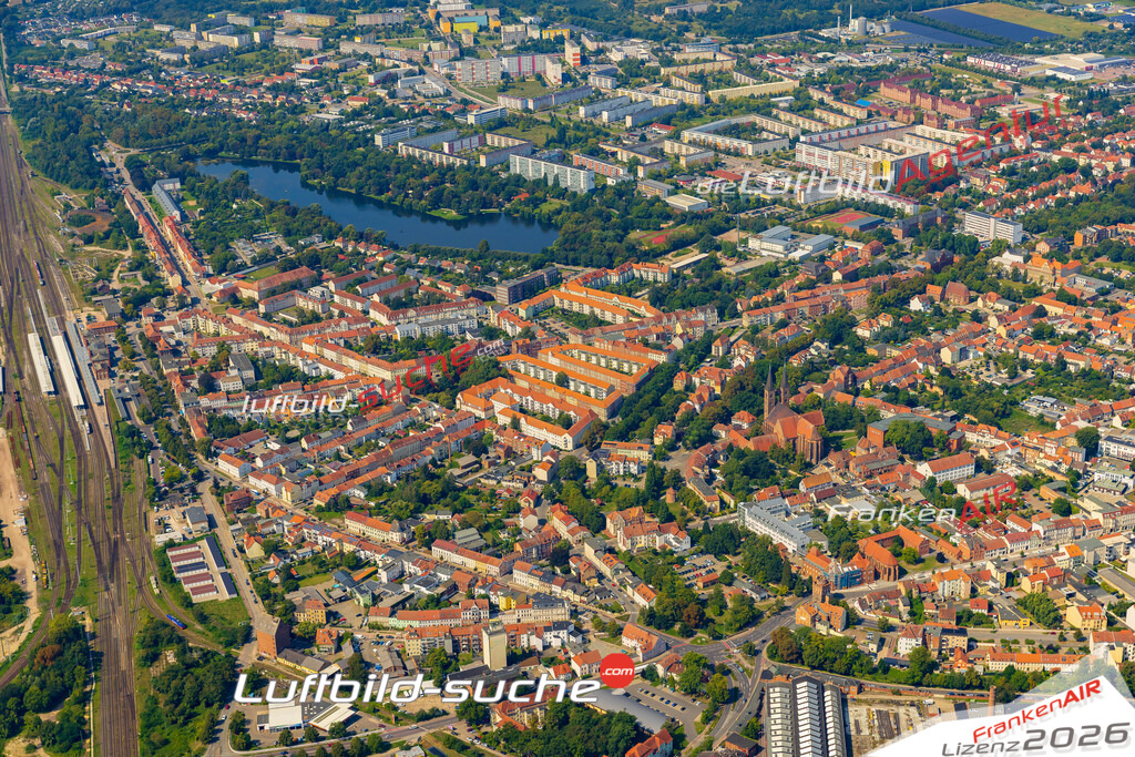 Luftbild der Stadt Stendal - Das Luftbild wurde 2025 vom UL-Flugzeug heraus erstellt ( keine Drohnenaufnahme ) - Hochauflösende Luftaufnahme - für Wandbilder und großformatige Ausdrucke geeignet. Das besondere Geschenk!Hier alle&nbsp;Infos zur Lizenzierung der LuftaufnahmeWir fliegen auch dieses Jahr wieder in Ihre Region um Luftbilder zu erstellen.- Luftbild anfragen