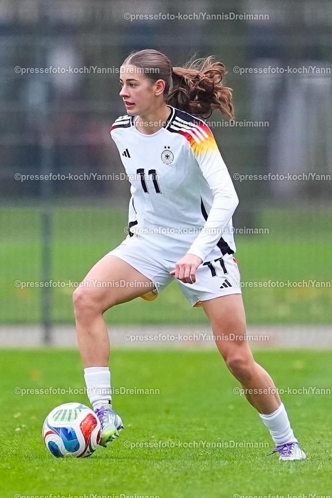 xYDRx26112501072 | 26.11.2025, xydrx, Fußball, Länderspiel, EM-Qualifikation U19-Frauen, Belgien - Deutschland, Sportschule Wedau: Leni Eggert (GER #11)