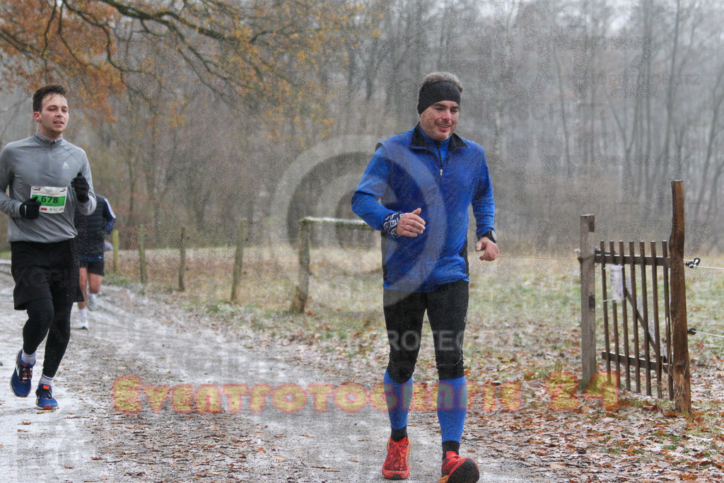 221211_1049_EV4_4367 | Sportfotografie im Rhein-Sieg Kreis, Köln, Bonn, NRW, Rheinland Pfalz, Hessen, etc. Unser Tätigkeitsfeld umfasst den Laufsport vom Volkslauf über den Marathon, Duathlon, Triathon bis zum Ultralauf wie Kölnpfad Ultra oder Schindertrail.