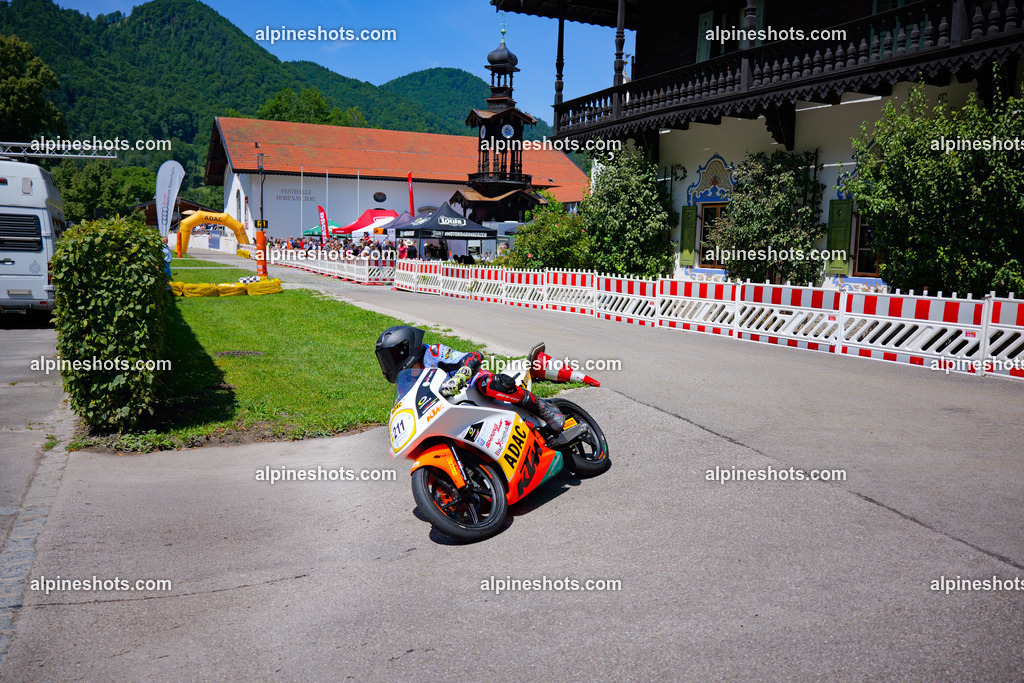 P1036986-2 | Erleben Sie atemberaubende, hochqualitative Fotos Ihrer Fahrt entlang der malerischen Alpenstraßen. Besuchen Sie alpineshots.com, um professionelle Aufnahmen Ihrer unvergesslichen Reise zu finden und zu kaufen - Realisiert mit Pictrs.com