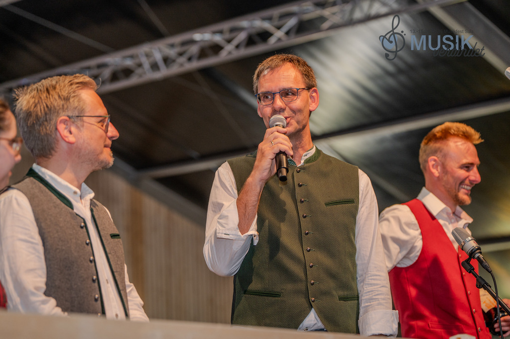 DSC_6184 | "Fussifoto.com – Ihr Ansprechpartner für hochwertige Fotografie! Entdecken Sie kreative Bilder und professionelle Dienstleistungen. Kontaktieren Sie uns für Ihre Projekte!"