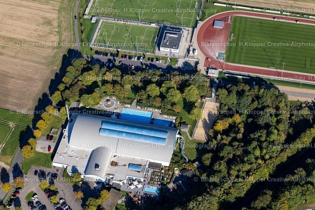 Lufbilder Würselen-5978 | Therme und Schwimmbecken am Freibad der Freizeiteinrichtung " Aquana Freizeitbad " in Würselen im Bundesland Nordrhein-Westfalen, Deutschland - Realisiert mit Pictrs.com