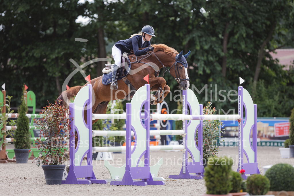 220614_Mühlen_SprPfM-617 | Late Entry Mühlen
Springprüfung Kl.M* 6-8j. Pferde gl. Einlaufprüfung für 6j. Pferde
14.06.2022