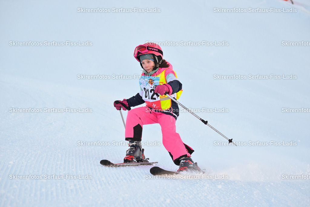 SRF_25.12.2025_0041 | Skirennfotos,Serfaus,Fiss,Ladis,Kinderskirennen,Winter,Tirol,Oberland,skirace,SFL,feelfree,weil wir's genießen,ski,Ski,skifahren,Sonnenplateau, - Realisiert mit Pictrs.com