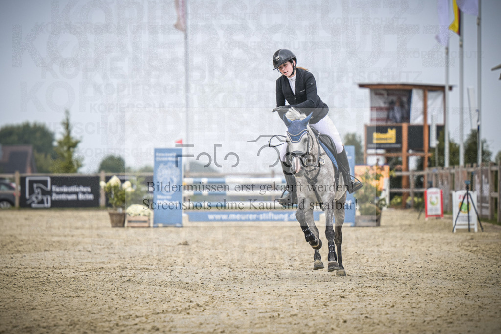 DOS_0850 | Entdecke hochwertige Reitturnierfotos von Foto Oger. Professionell, emotional und authentisch – jetzt Lieblingsmomente im Shop bestellen.Deutschlandweite Turnierfotografie. - Realisiert mit Pictrs.com