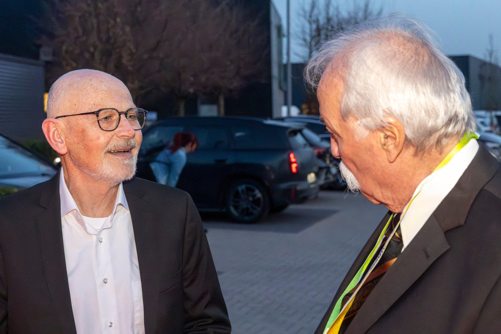 top-top.de 260306-014 | Foto, Video, Fotografie, Videografie, Fotobox, DJ, Discjockey, Musik, Musikbox, Veranstaltung, Photobooth, Amazon, Ebay, Buchtipp, Bestseller, Autor, Verlag, Buch, Wesel, Hamminkeln, NRW, Dinslaken, Rees, Drohne, Hochzeit, Party, Fotobox, Wesel, Fotograf