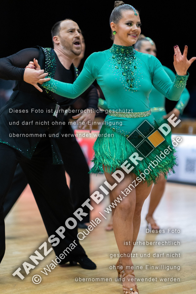 20230114-00143 | Hier finden Sie Tanz Bilder vom Latein und Standard Formationen tanzen. Sportbilder vom Tanzsport. Schöne Fotos und von Weltmeisterschaft, Europameisterschaft, Bundesliga, Regionalliga, Oberliga und Landesliga sowie von GOC Stuttgart, DanceComp, WM Bremen