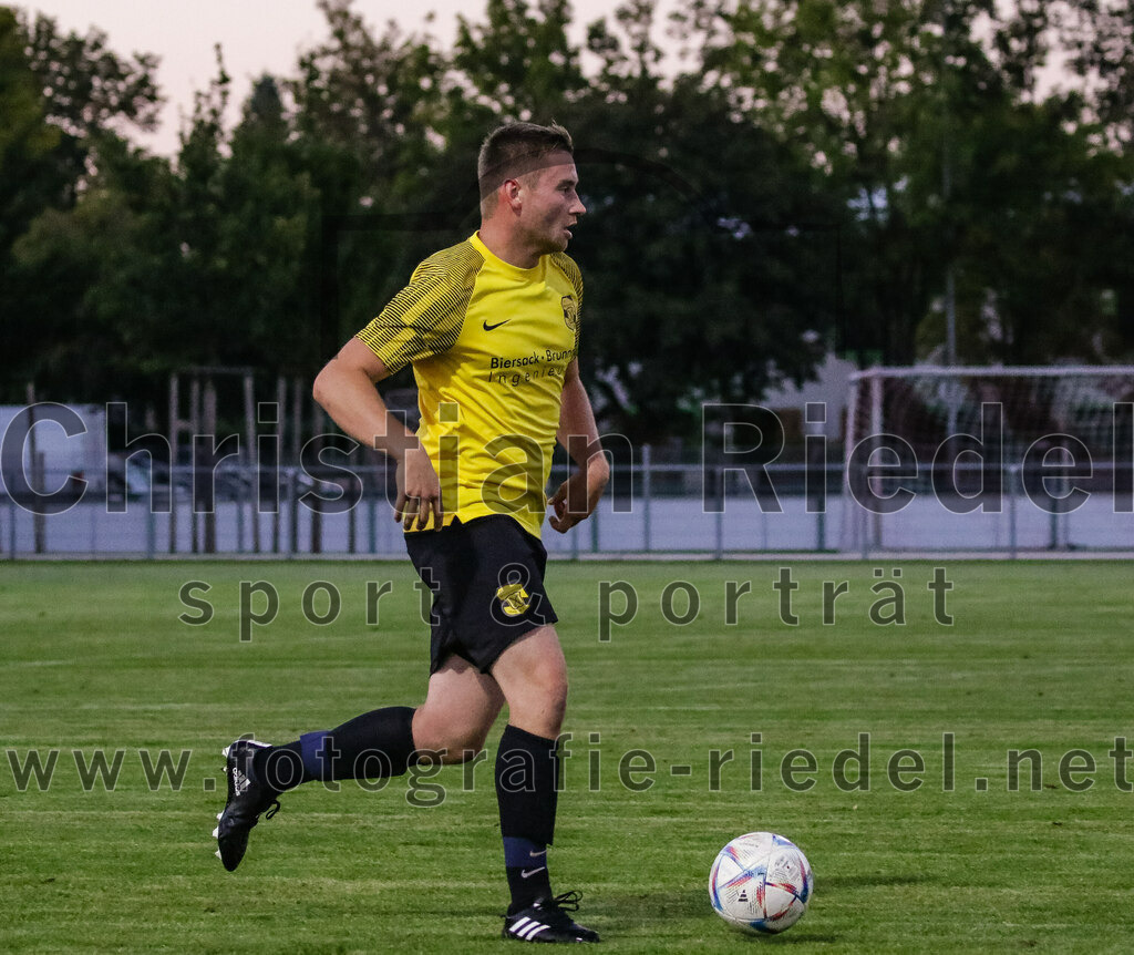 2023-09-07_100_FC_Finsing_gegen_FC_Moosinning_II | Finsing, Deutschland, 07.09.2023:
Fußball, Kreisliga 2023 / 2024, 8. Spieltag, FC Finsing gegen FC Moosinning II, Endergebnis: 3:0

Georg Humplmair (FC Moosinning, #2)

Foto: Christian Riedel / fotografie-riedel.net