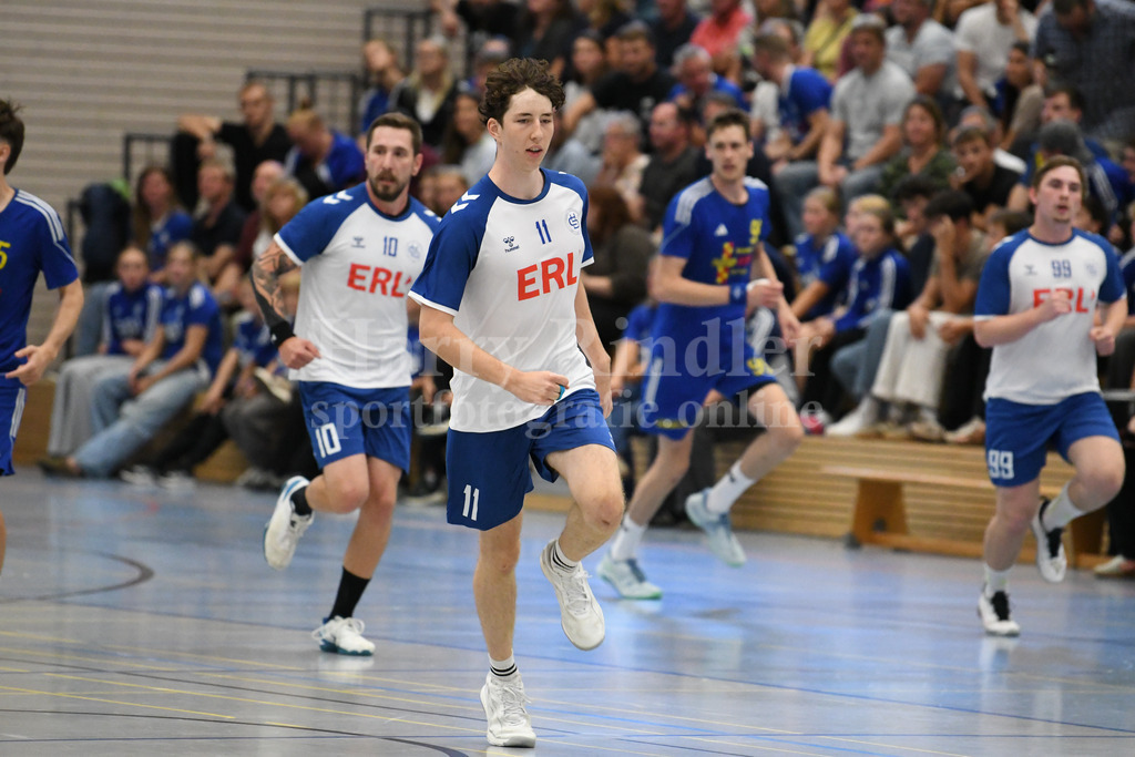 HC Deggendorf : SSG Metten | Julian Brumbi  (HC Deggendorf) - Realisiert mit Pictrs.com