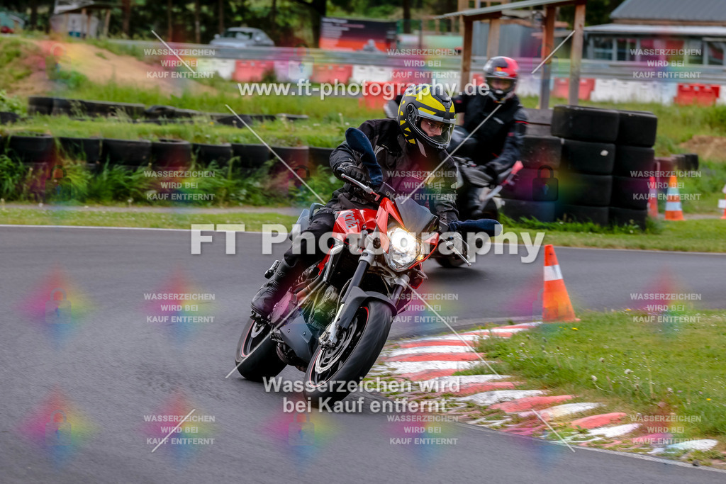 MotoTeamVBK-20155 | Hier findet Ihr Bilder von Touristenfahrten auf der Nürburgring Nordschleife oder von anderen Veranstaltungen die ich besucht habe. Viel Spass beim Durch Schauen 