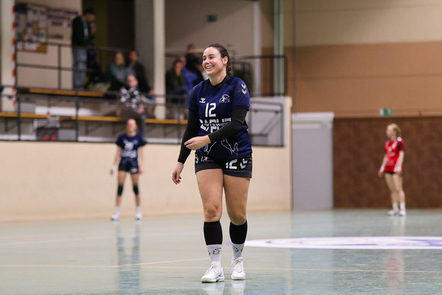 Handball I Damen I Saison 2025-2026 I Verbandsliga Süd I HSG Kalkberg 06 - MTV Dänischenhagen I 14.12.2025.15 | Juliane Steffens (12, HSG Kalkberg 06) - Realisiert mit Pictrs.com