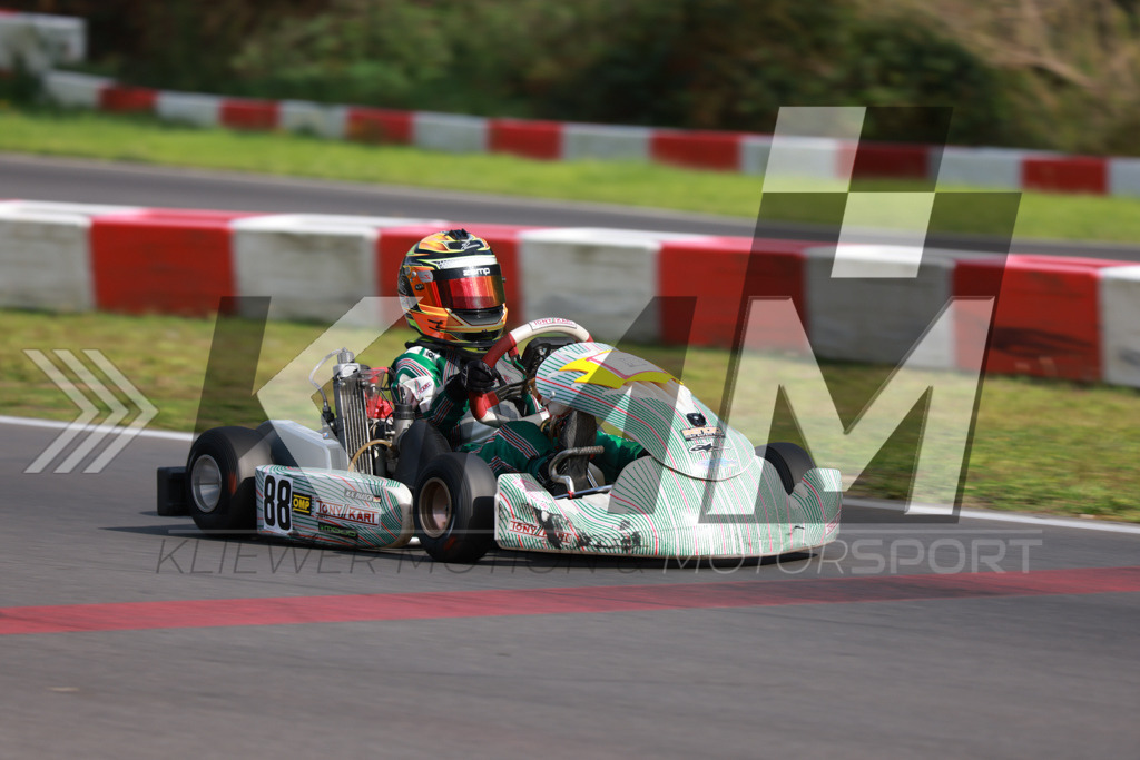 0DKP0733 | Kliewer Motion & Motorsport - Realisiert mit Pictrs.com