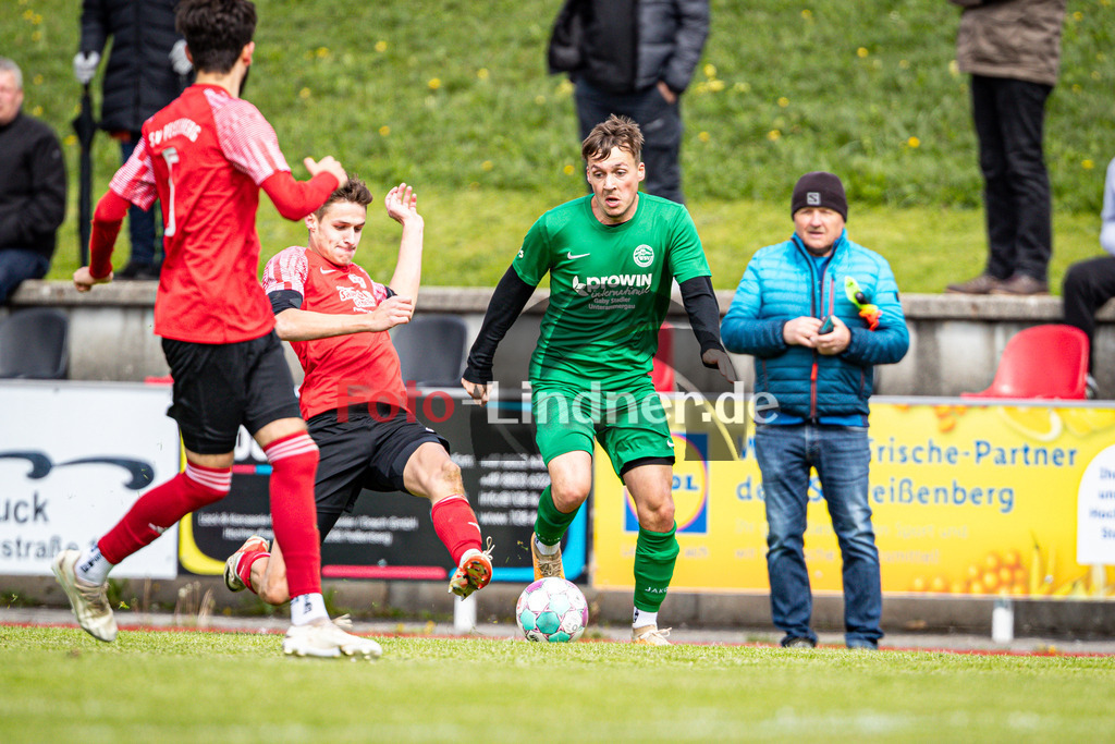 TSV Peißenberg vs WSV Unterammergau | Abstiegs Qualifikationsrunde Kreisliga Gruppe C, TSV Peißenberg vs WSV Unterammergau, 20240420,
Robin REITER (WSVU 15) in Aktion,
2024-04-20 in Peißenberg (Sportplatz Peißenberg)
15 Robin REITER (WSVU 15)
Copyright: WolfgangxLindner www.foto-lindner.de