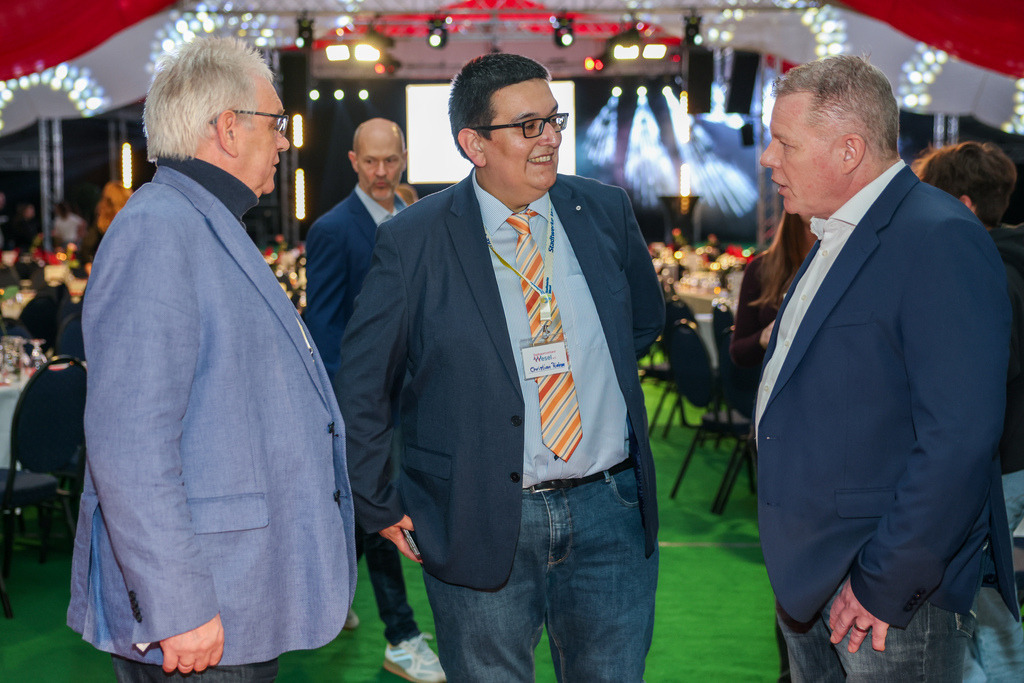 top-top.de250214-027 | Die 3. Weseler SportNacht, die große Sportgala mit Ehrungen der Weseler Sportler des Jahres 2024 findet am Freitag, den 14.02.2025 im Festzelt an der Rheinpromenade statt.Foto: Erwin Pottgiesser