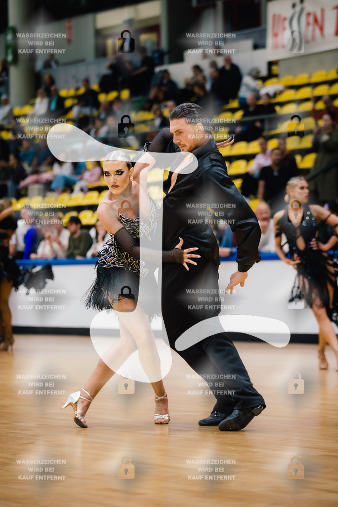 Hessen Tanzt WDSF International Open Latin 11th (43) Justin Lauer _ Rita Schumichin (TSC Saltatio Neustadt im TV 1860 Mußbach)-2025-05-18-5114 | Webshop for digital downloads and prints of dance sport, event & show photographer Julian Link - Realisiert mit Pictrs.com