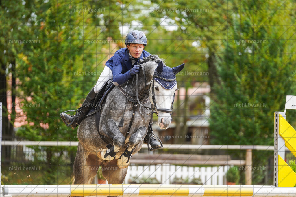 20221009-FAH08860 | Diessen am Ammersee, 2022, Dressur- und Springturnier, Reitsportbilder, Turnierfotografen Bayern, Pferdefotografen, Fotoagentur Herrmann, Turnierbilder