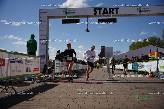 FSC04927 | Willkommen im Bildershop des Tangermünder Elbdeichmarathons. Die Bilder wurden größtenteils mit Startnummern hinterlegt.  Bitte verwenden Sie die Suchfunktion ("Suche"-Button links oben). - Realisiert mit Pictrs.com
