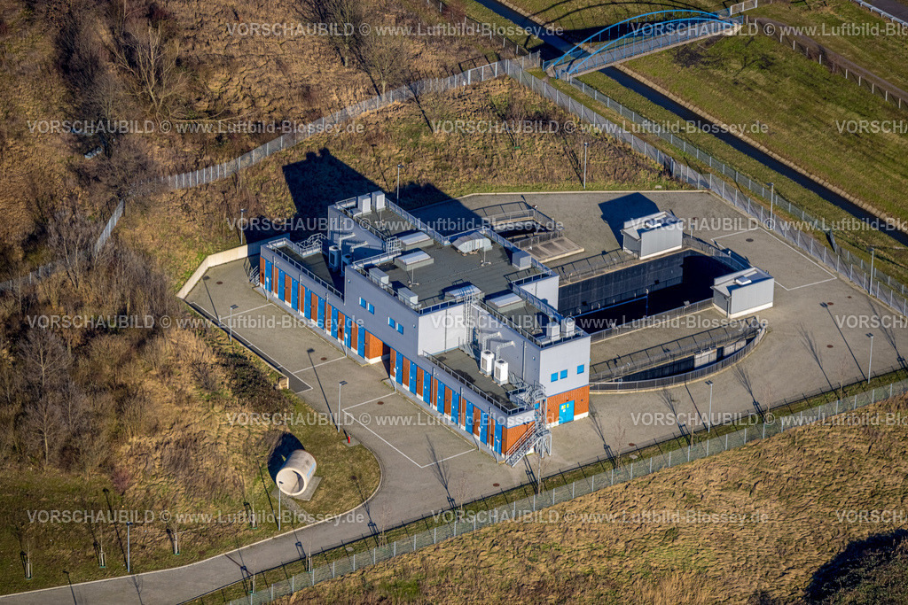 Bottrop240107134 | Luftbild, Emschergenossenschaft Kläranlage Bottrop, Fußgänger- und Radfahrerbrücke über die Boye, Welheim, Bottrop, Ruhrgebiet, Nordrhein-Westfalen, Deutschland