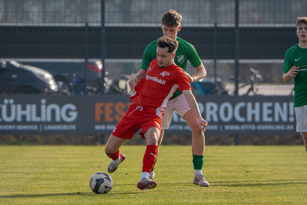Fußball I Herren I Saison 2025-2026 I Bezirksliga Weser-Ems 4 I 22. Spieltag I Vfl Oythe  - SV Bethen I 6955 | jns.sportfotos - Realisiert mit Pictrs.com