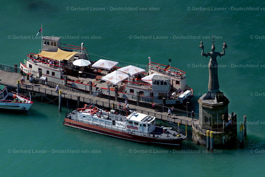 4032082 | KONSTANZ 12.06.2020 Schiffs- Anlegestellen am Hafenbecken des Binnenhafen für Passagierschiffe und Fährschiffe an der Statue Imperia am Ufer des Bodensee im Ortsteil Altstadt in Konstanz im Bundesland Baden-Württemberg, Deutschland. // Ship moorings at the docks of the inland port for passenger ships and ferries at the Imperia statue on the shore of Lake Constance in the district Altstadt in Konstanz in the state Baden-Wurttemberg, Germany. Foto: Gerhard Launer