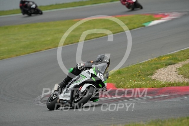 2024_07_04_PBK_13040 | Sportfotografie; SlowMotion; Video; Rennstrecke; Hafeneger; Speer; Racing; RSE; BMW; CBO; Trackday; Motorsportarena; Hockenheimring; Brno; Most; Barcelona; Valencia