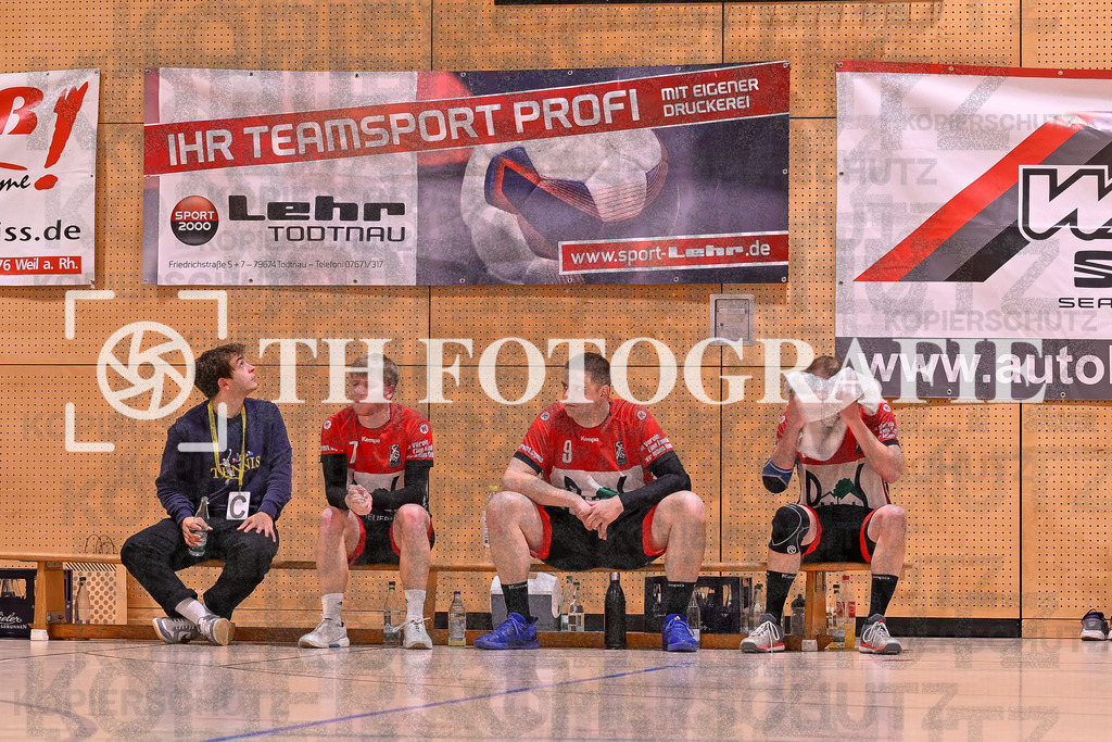 GER, SG Maulburg/Steinen - SG Walkirch/Denzlingen, Handball, Landesliga, 25. Spieltag, Saison 2023/2024, 27.04.2024 | Blick auf die Spielerbank mit Banner Lehr Todtnau

GER, SG Maulburg/Steinen - SG Walkirch/Denzlingen, Handball, Landesliga, 25. Spieltag, Saison 2023/2024, 27.04.2024

Foto: TH Fotografie/Thomas Hess