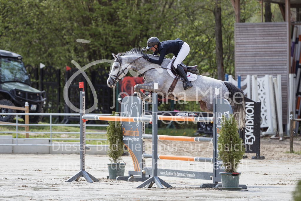 230501_SpengeW_Stil-S-409 | Deine schönsten Turniermomente als professionelle Fotos! Entdecke hochwertige Pferdesport-Fotografie im Online-Shop. Jetzt Fotos finden & bestellen!