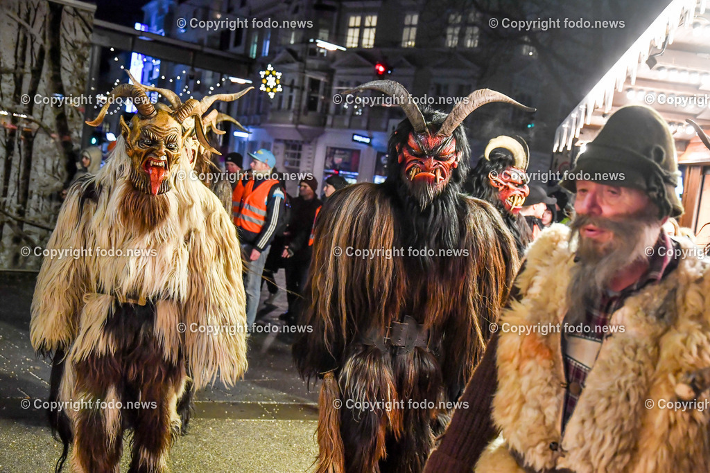 Perchten_ Christkindlmarkt Linz Volksgarten_ 14.12.2022-31 | 14.12.2022, Linz, AUT, Christkindlmarkt Volksgarten Linz, im Bild Perchtenlauf der Linzer Perchten 2022
