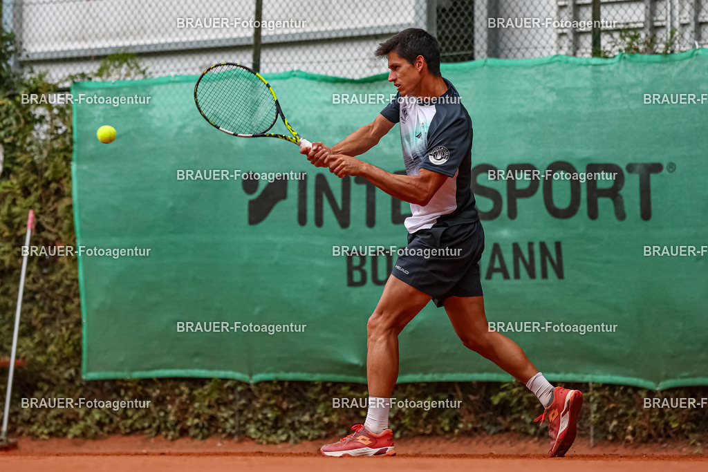 HTC Blau-Weiß Krefeld - LTTC Rot-Weiß Berlin  | Krefeld, Deutschland 21.07.2023, Carlos Sanchez Jover (HTC Blau-Weiß Krefeld) gegen Oriol Roca-Botalla (LTTC Rot-Weiss Berlin) ,

bei der 2. Tennis Bundesliga Nord Begegnung zwischen HTC Blau-Weiß Krefeld und LTTC Rot-Weiß Berlin am 21.07.2023 in Krefeld.

(Foto: BRAUER-Fotoagentur)
 
