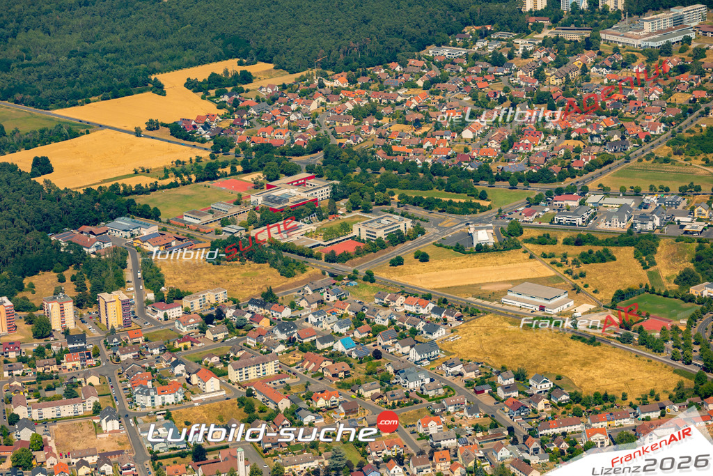 Das Luftbild zeigt :  Erlenbach am Main - Die Luftaufnahme wurde 2023 vom UL-Flugzeug aus erstellt ( keine Drohne ) - Hochauflösende Luftaufnahme - Für grossformatige Ausdrucke geeignet. Die Geschenkidee !Mit Lizenz und Bildrechte bestellbar