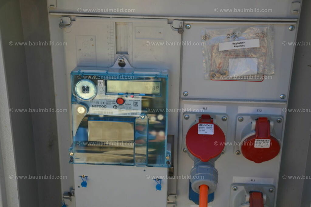 bib-lg17-elektroinstallation-0003 | Nach LV-Leistungsgruppen sortierte Detailfotos über den Bau eines Hauses. Alle Hausbau-Bilder direkt vom Urheber und Autor der Website Haus-Selber-Bauen.com