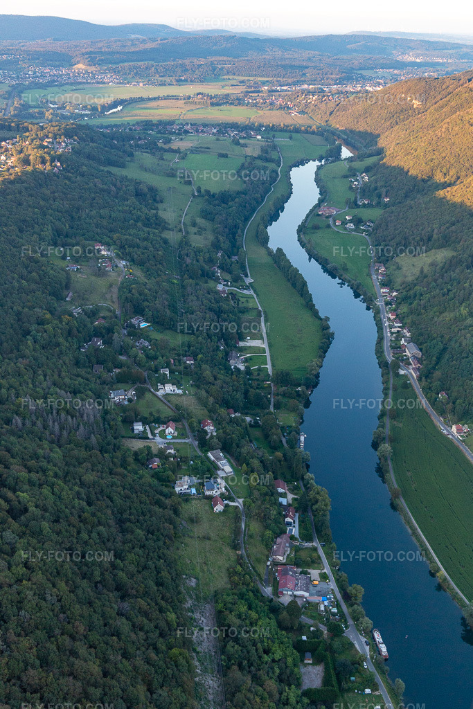 Aerial view: Doubs in Montfaucon in the state Doubles, France. – Photo: IMG_129689.jpg taken on 09/23/2021 by Werner Riehm/FLY-FOTO.com – Resolution of the original: 3465 x 5197 px