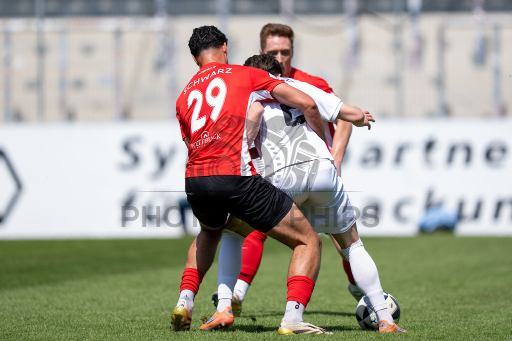 SG Sonnenhof Großaspach vs. SG Barockstadt Fulda-Lehnerz, Fussball, Regionalliga Suedwest, 33. Spieltag, 09.05.2026 | Brooklyn Schwarz (SG Sonnenhof Großaspach, #29),SG Sonnenhof Großaspach vs. SG Barockstadt Fulda-Lehnerz, Fussball, Regionalliga Suedwest, 33. Spieltag, 09.05.2026