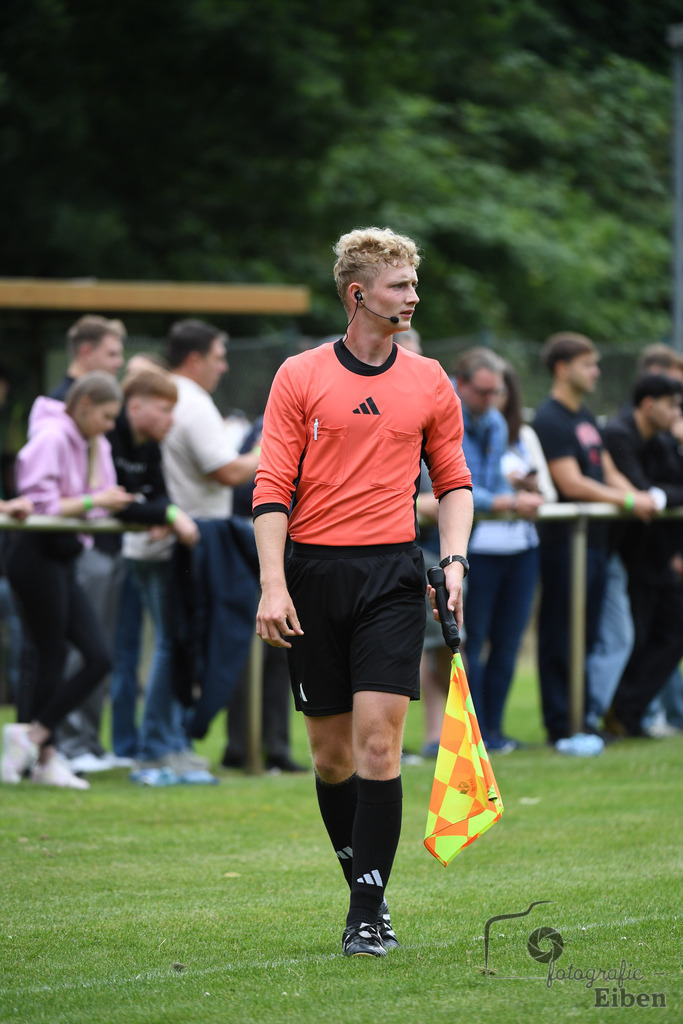 Sport-Duwe Cup | Sport-Duwe Cup Oldenburg; SSV Jeddenloh (weiß)-VFB Oldenburg (blau) am 05.07.2025 in Oldenburg (Sportanlage TuS Eversten), Photo: Philip Eiben 2025 - Realisiert mit Pictrs.com